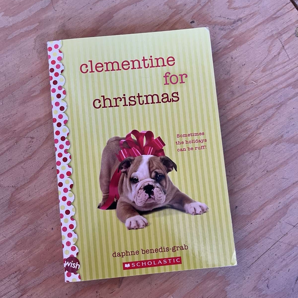 Scholastic 'Clementine for Christmas' Book - Green and Red
